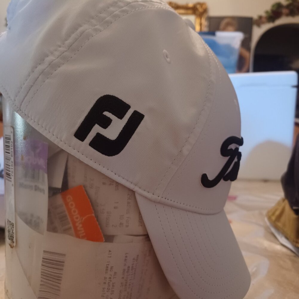 Titleist Men's Golf Cap Adjustable Pro VI FJ White with Black Lettering - Picture 3 of 8